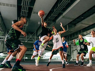 手握冠军点！福斯特近10次担任尼克斯比赛主裁时 后者10-0